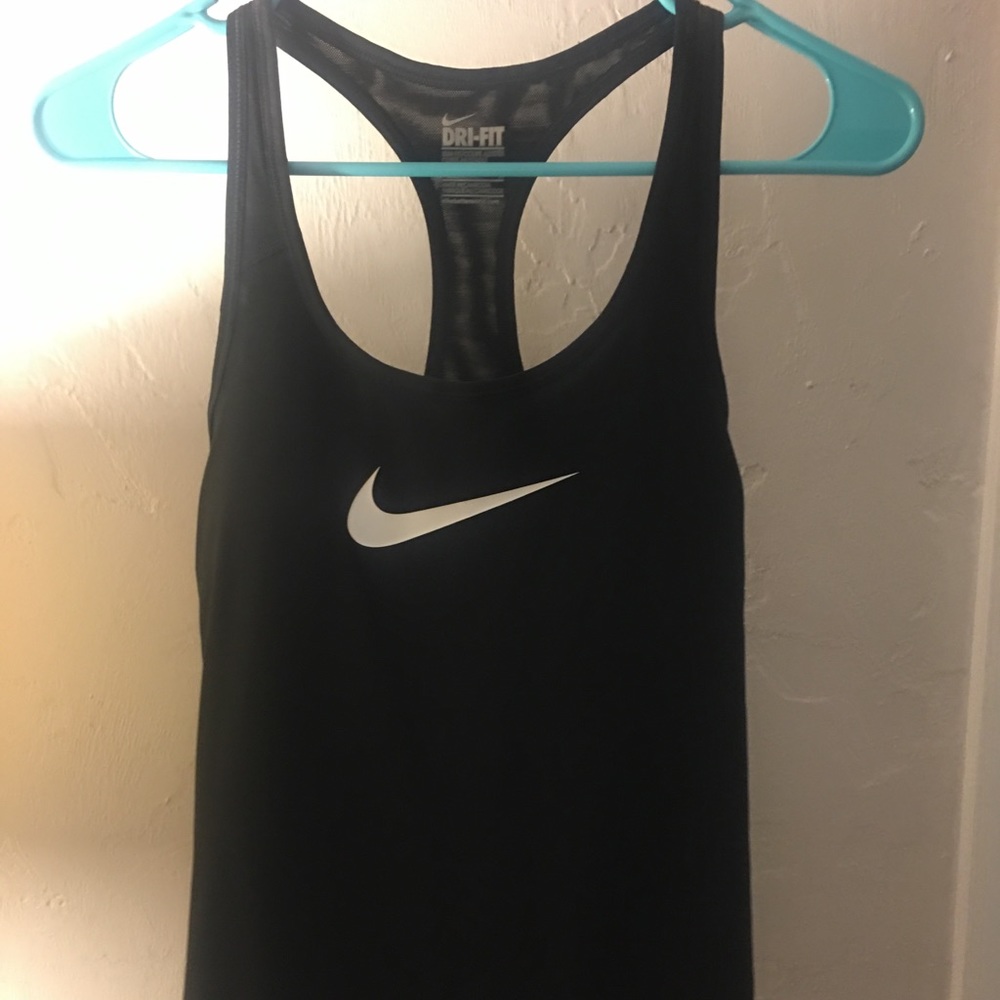 Nike sports top